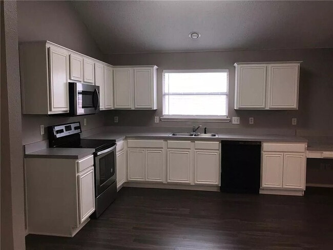 Foto del edificio - Updated 4 bed single Story home