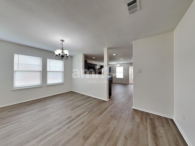 Building Photo - 506 Azalea Dr