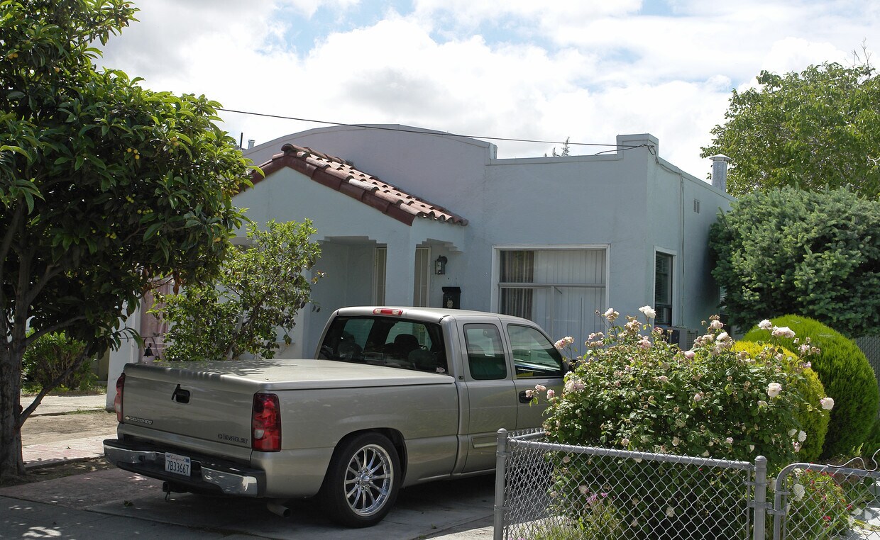 Foto del edificio - 1366 Redwood St