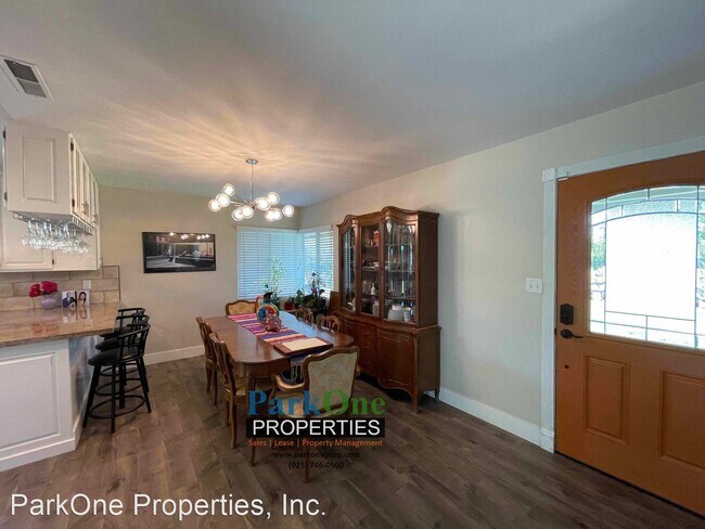 Building Photo - 3 br, 2 bath House - 3424 El Monte Dr.