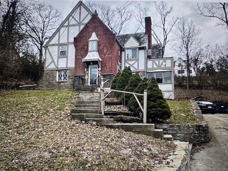 Primary Photo - 787 Ludlow Ave