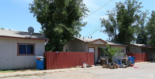 Building Photo - 5597 S Gledhill Ave