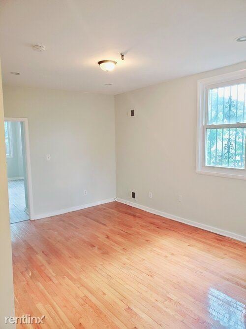 Building Photo - 1 br, 1 bath Apartment - 10 Nursery St Apt 1