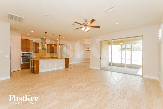 Foto del edificio - 16303 Treasure Point Dr