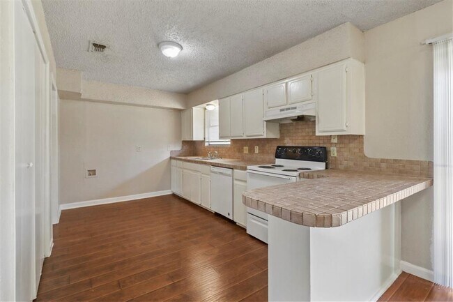 Building Photo - 5733 Wheaton Dr