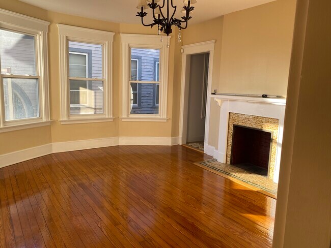 Building Photo - 463 Edgewood Ave