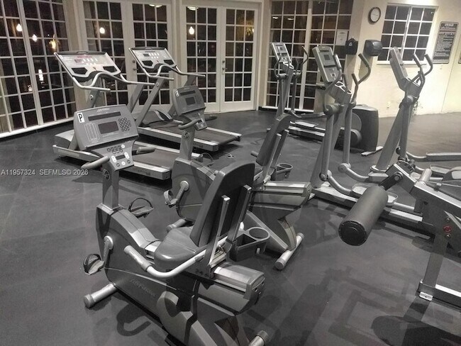 Foto del edificio - 2890 N Oakland Forest Dr