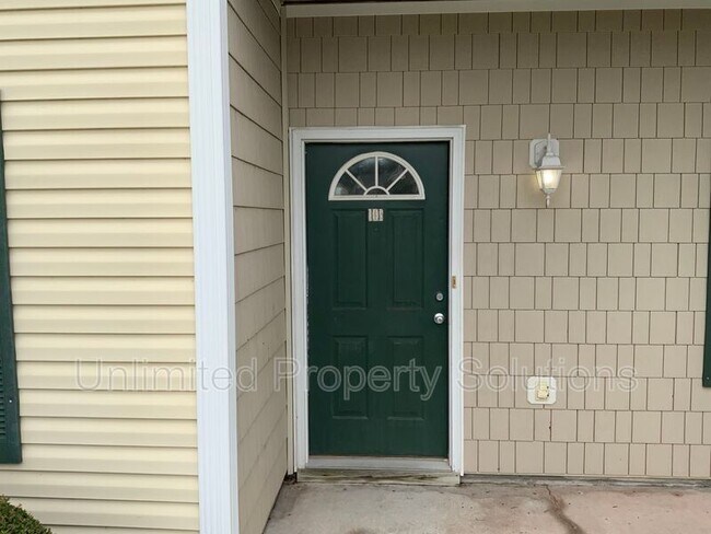 Building Photo - 4615 McClelland Dr