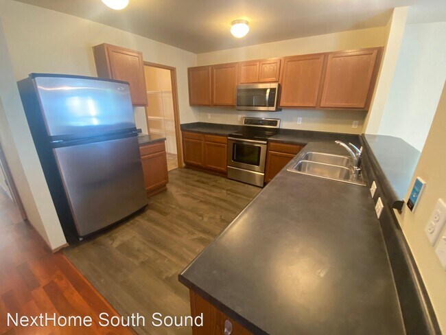 Building Photo - 3 br, 2.5 bath House - 1474 Burnside Place