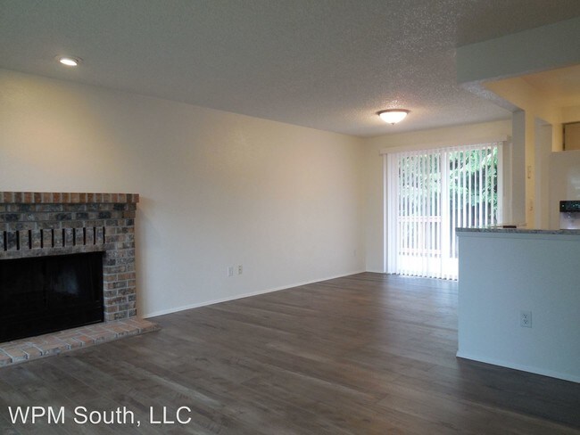 Building Photo - 3 br, 2.5 bath House - 12127 SE 217th Pl