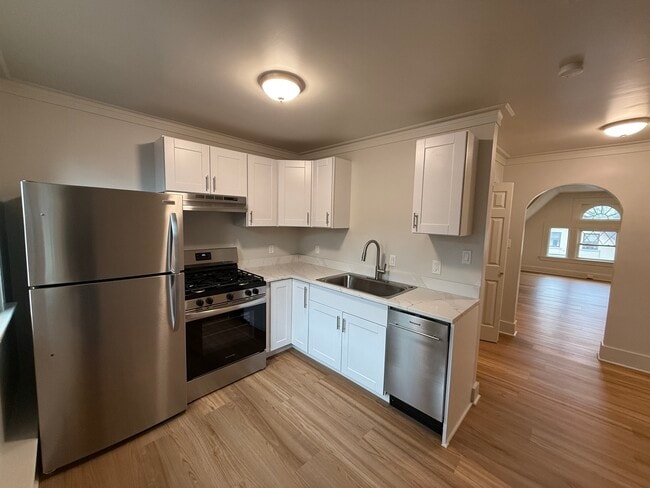 Kitchen - 2 - 3700 Brighton Rd