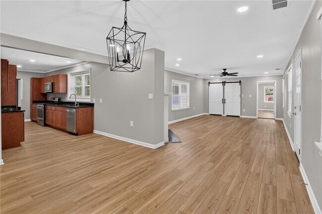 Foto del edificio - 1220 Roxboro Dr NE