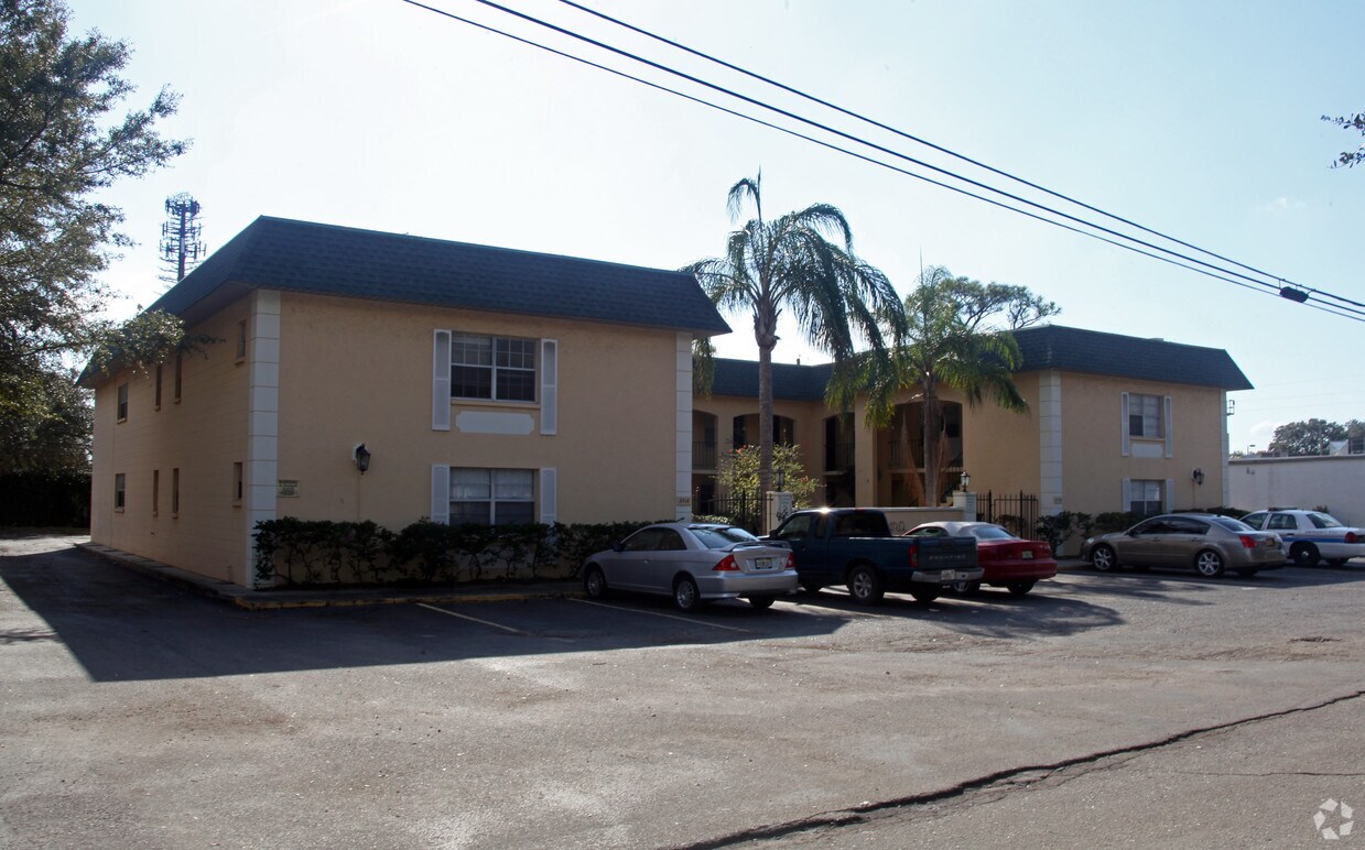 Foto del edificio - 3718 W McKay Ave