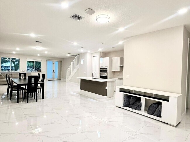 Foto del edificio - 10420 NW 67th St