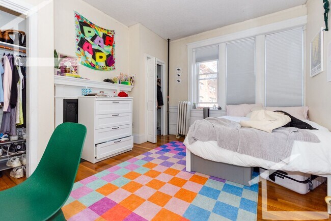 Foto del edificio - Spacious 4 bedroom