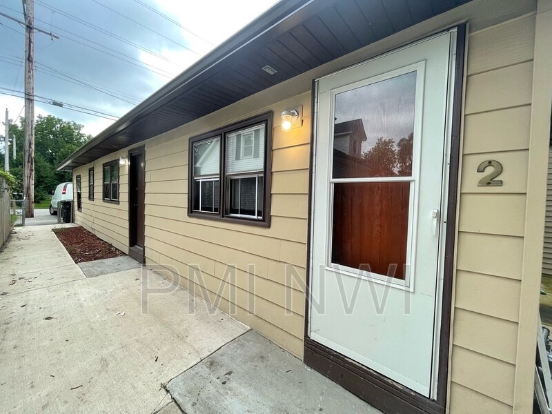 Primary Photo - 5542 Mulberry Ave