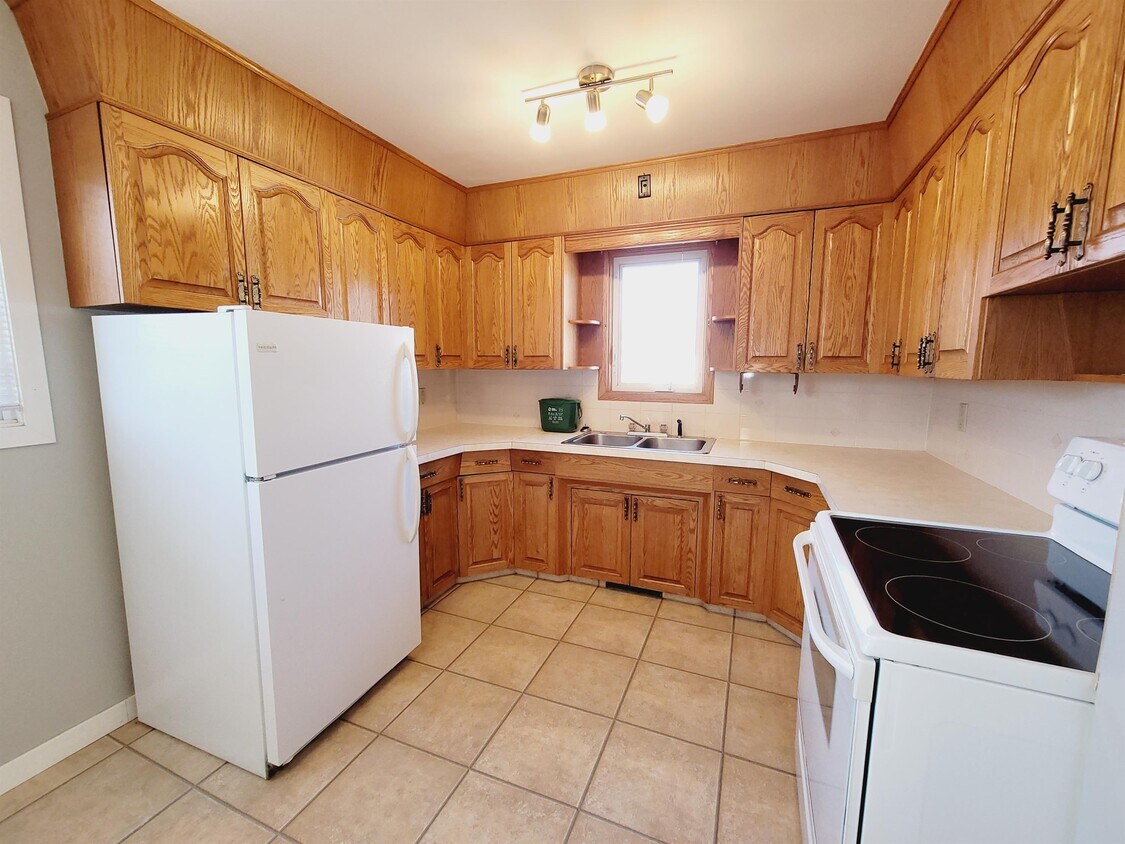 Photo principale - 9654-9663 63 Ave NW