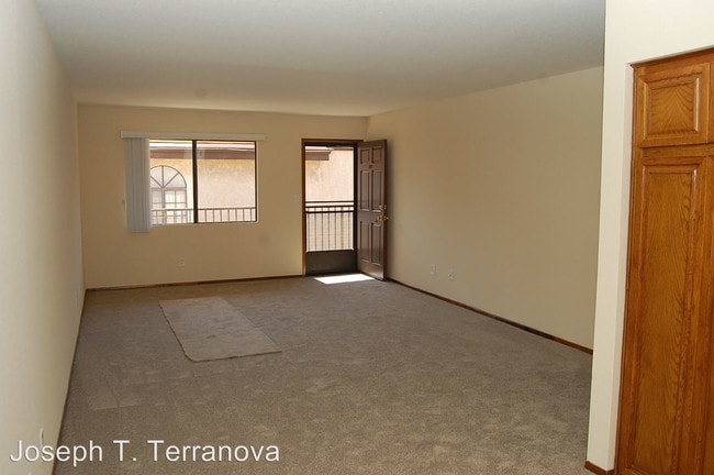 Building Photo - 536 E Cypress Ave