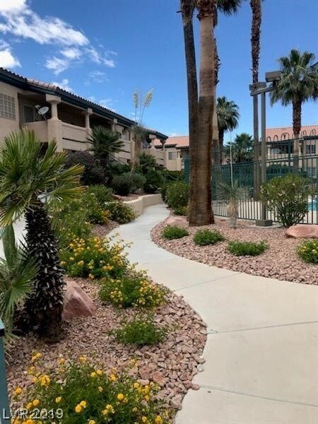Foto del edificio - 8410 Eldora Ave