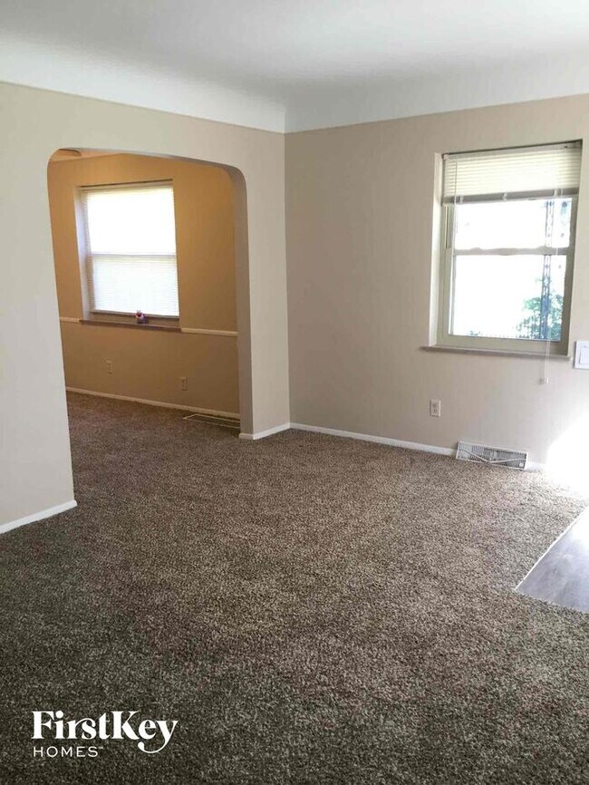 Building Photo - 5152 Juniper Ave