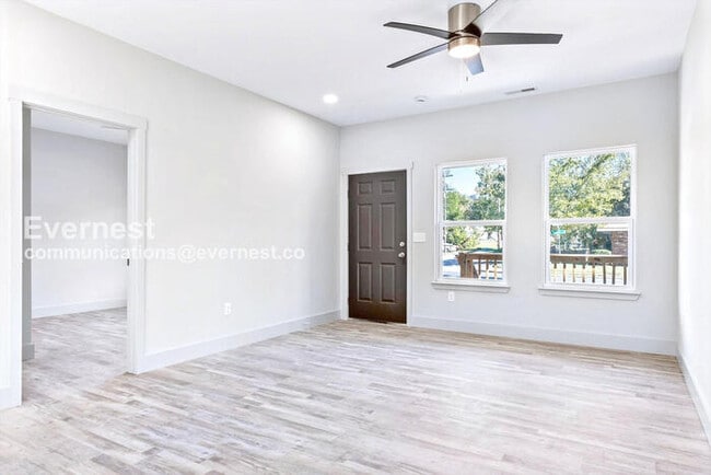 Foto del edificio - 1617 Roanoke Ave