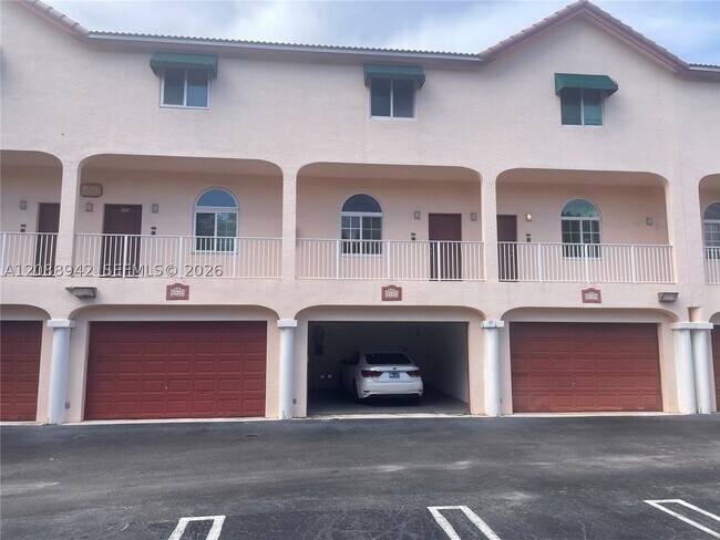 Foto del edificio - 2447 NE 14th St