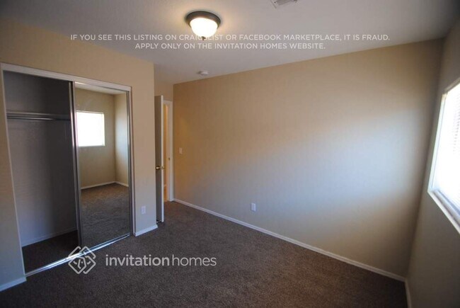 Foto del edificio - 15429 W Cameron Dr