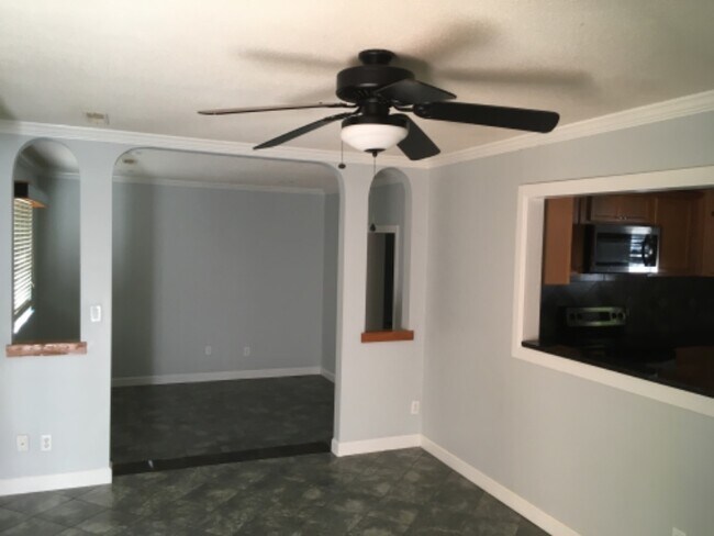 Building Photo - 206 Eagle Dr