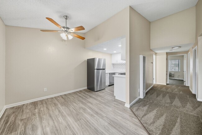 Un interior de primera calidad en Midway Gardens Apartments - Midway Gardens Apartments