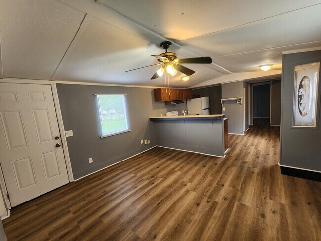 Building Photo - 2533 Murfreesboro Hwy