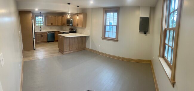 Foto del edificio - 470 S Main St