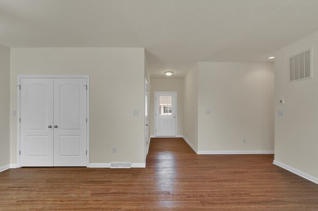 Building Photo - 3 bedroom rancher with an open floor plan