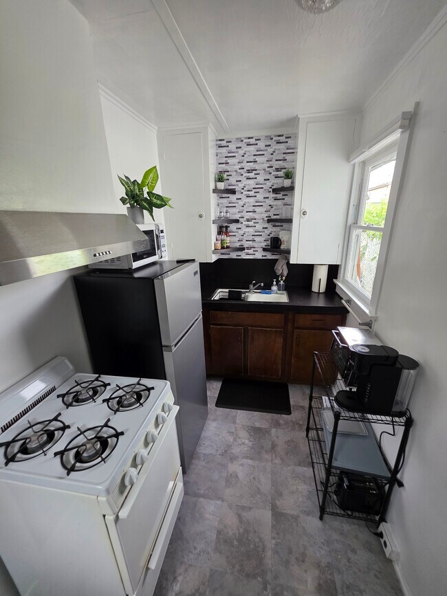 Foto del edificio - 6419 Ruby St