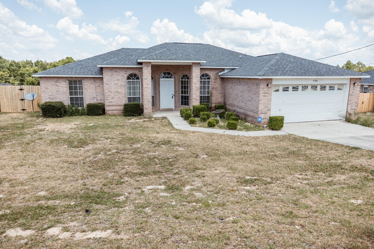 Foto principal - 236 Trish Dr