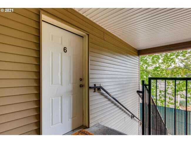Foto del edificio - 3317 SE 122nd Ave #6