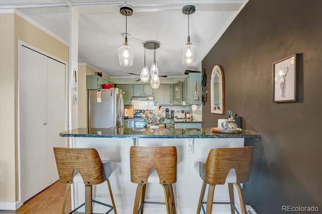 Foto del edificio - 7040 E Girard Ave