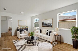 Building Photo - 12816-12818 Pandora Dr