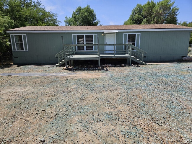 Building Photo - 4065 E Aztec Rd