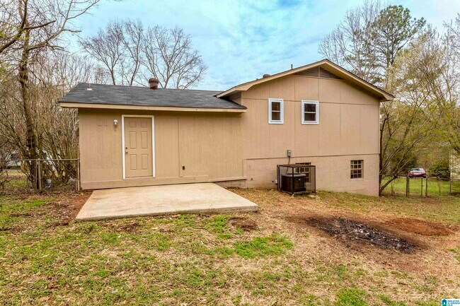 Foto del edificio - 5849 Janet Dr