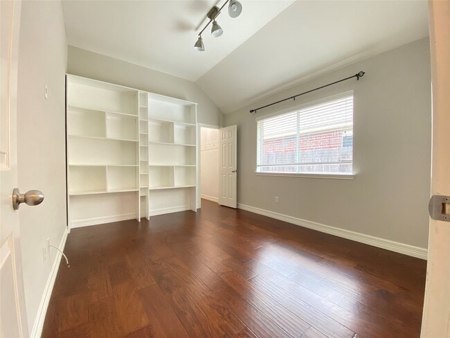 Building Photo - 2222 Alberton Ln