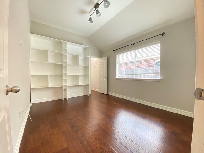 Foto del edificio - 2222 Alberton Ln
