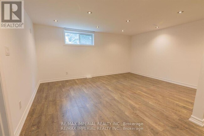 Building Photo - 388 Becker Rd