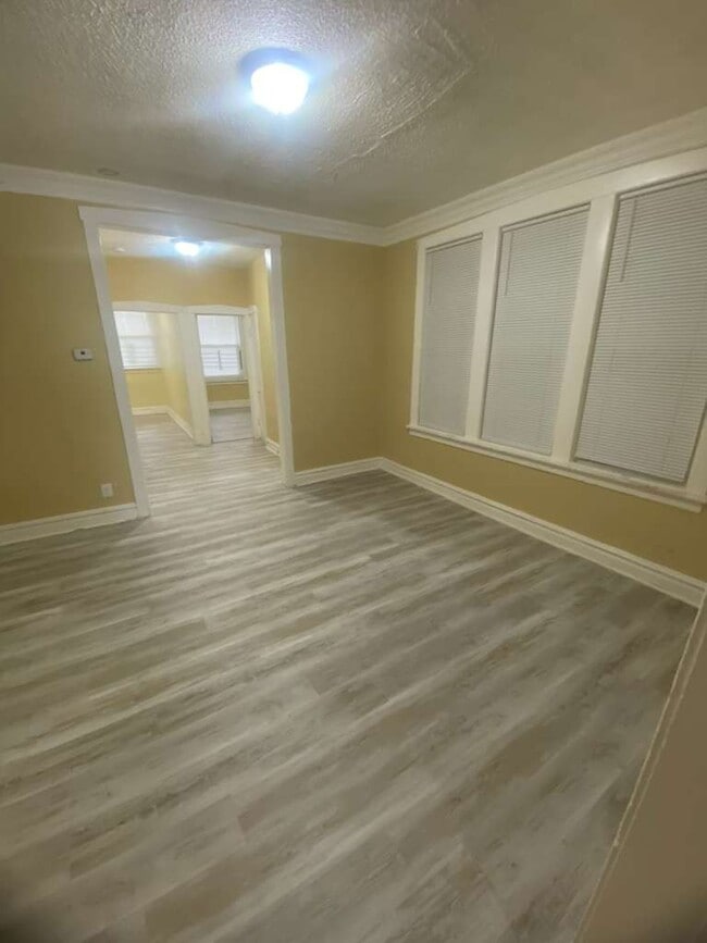 Foto del edificio - 5952 W Roosevelt Rd