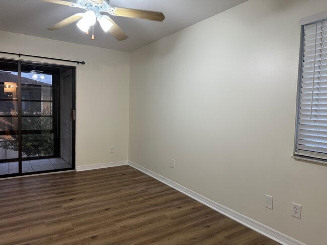 Foto del edificio - 6019 Scotchwood Gln