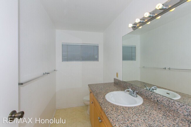 Building Photo - 3 br, 2.5 bath House - 91-1062 Akolo St.