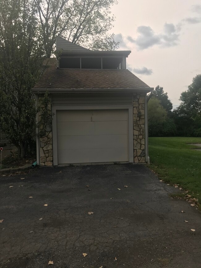 Building Photo - 7711 Brams Hill Dr