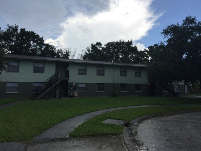 Building Photo - Cedar Hollow Apartments