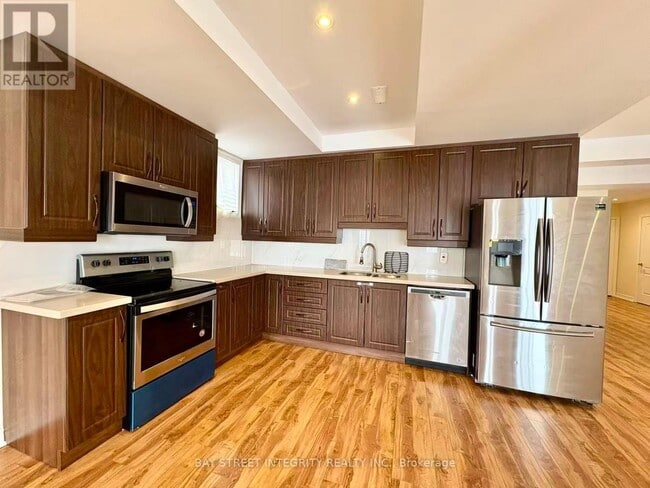 Building Photo - 53 Mancini Cres