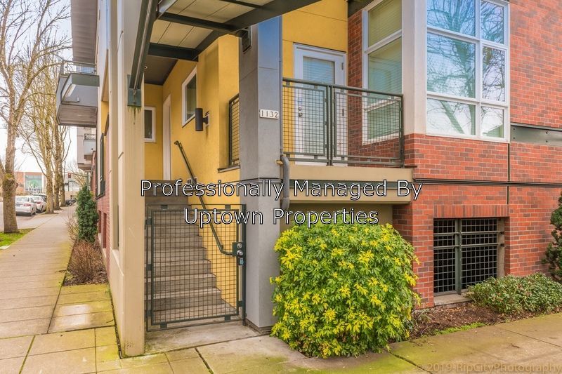 Foto principal - 1132 NE Schuyler St