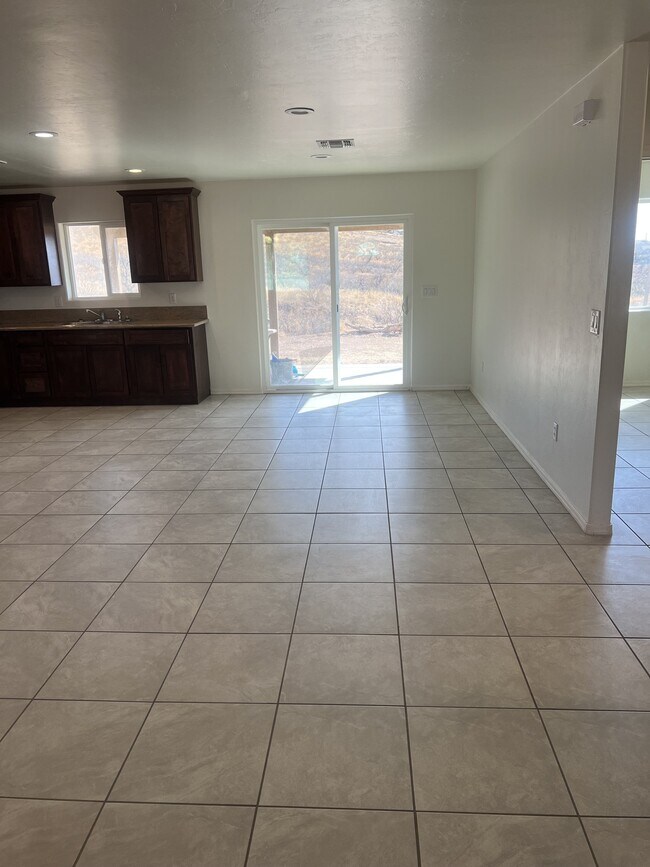 Building Photo - 1176 Menta Ct